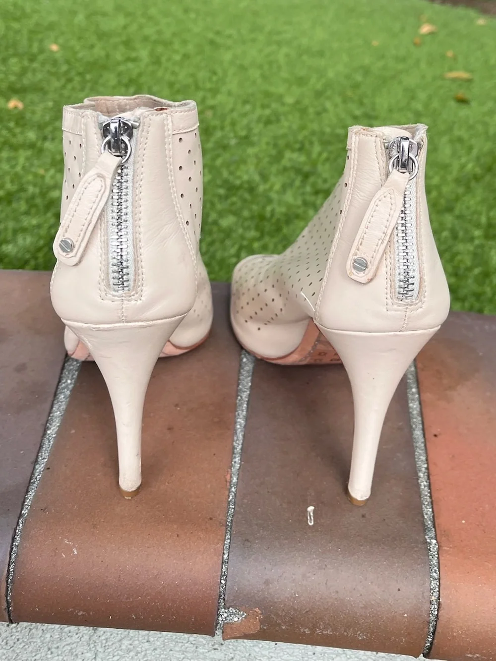 Alice + Olivia 